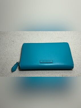Vera Bradley Turquoise Zip-Around Wallet